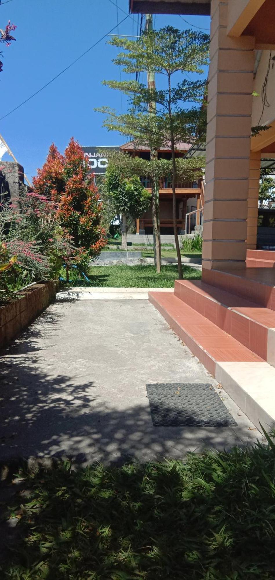 Radiya Guesthouse Sembalunlawang Exteriör bild