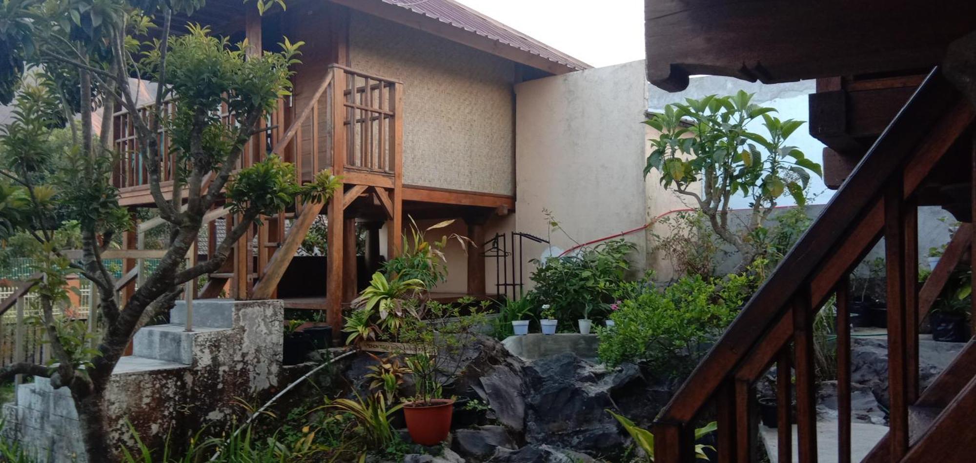 Radiya Guesthouse Sembalunlawang Exteriör bild
